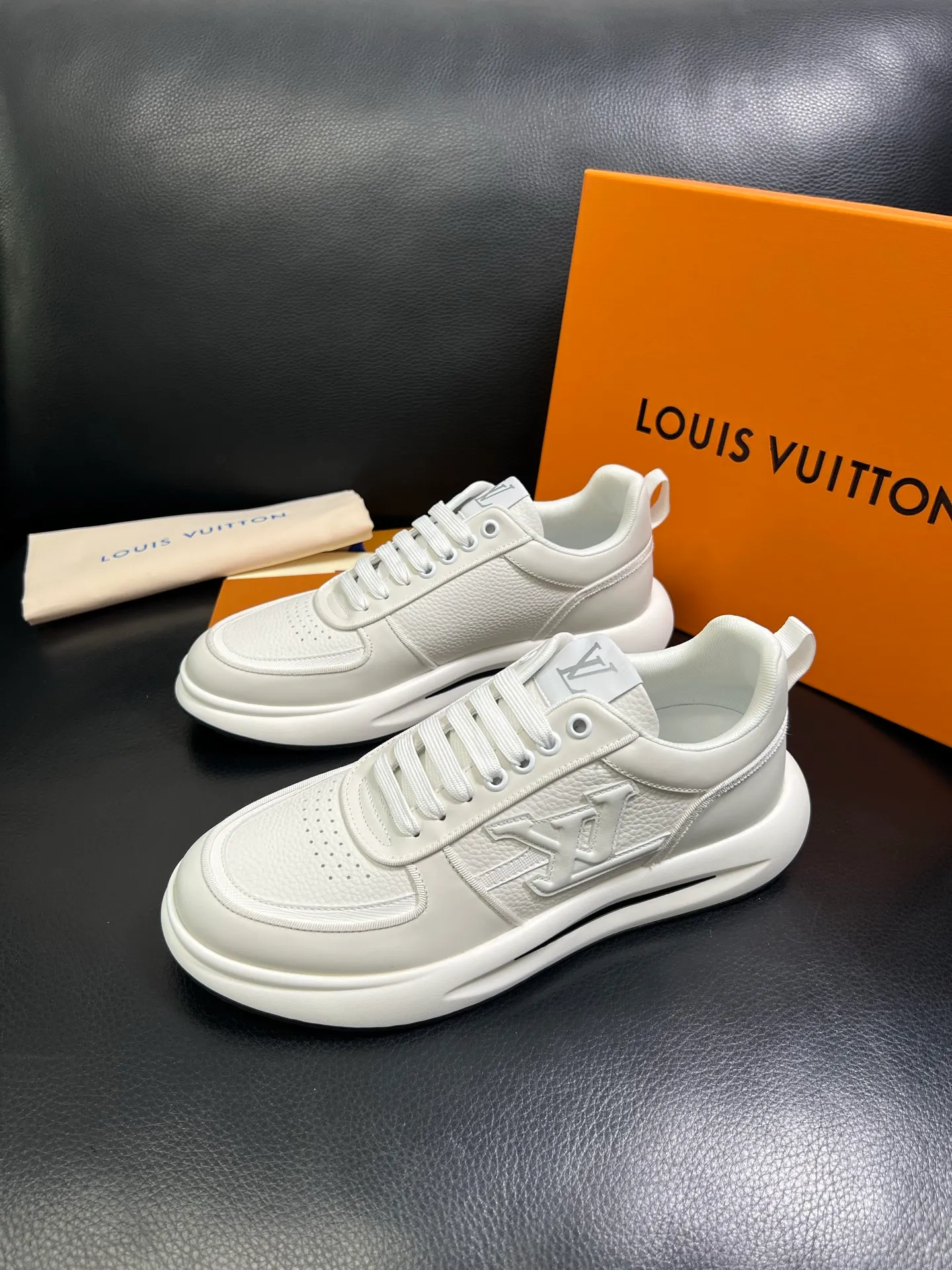 Men's shoes💰800 Lv 🔍Top purchasing agent🇮🇹 Louis Vuitton, the sports sneaker counter is synchronized, the uppers are imported from Italy, high-quality splicing colorful and complex crafts, the imported mesh padding is soft and comfortable, soles: original soles specially provided by the original factory, T men's men's shoes 💰U exclusive movable molded soles are super comfortable, original factory and single goods, 🔍🔍high quality, you can enter and exit the counter at will, welcome to compare, code number 38-44 (customized 45) 85871